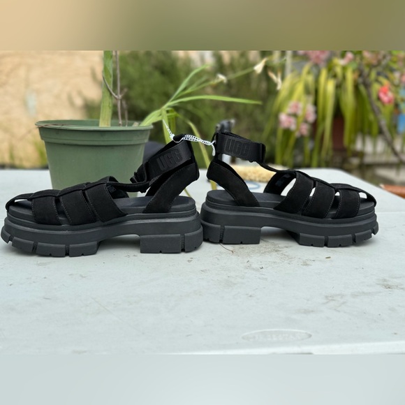 UGG Ashton Strappy Sandal - Picture 5 of 9